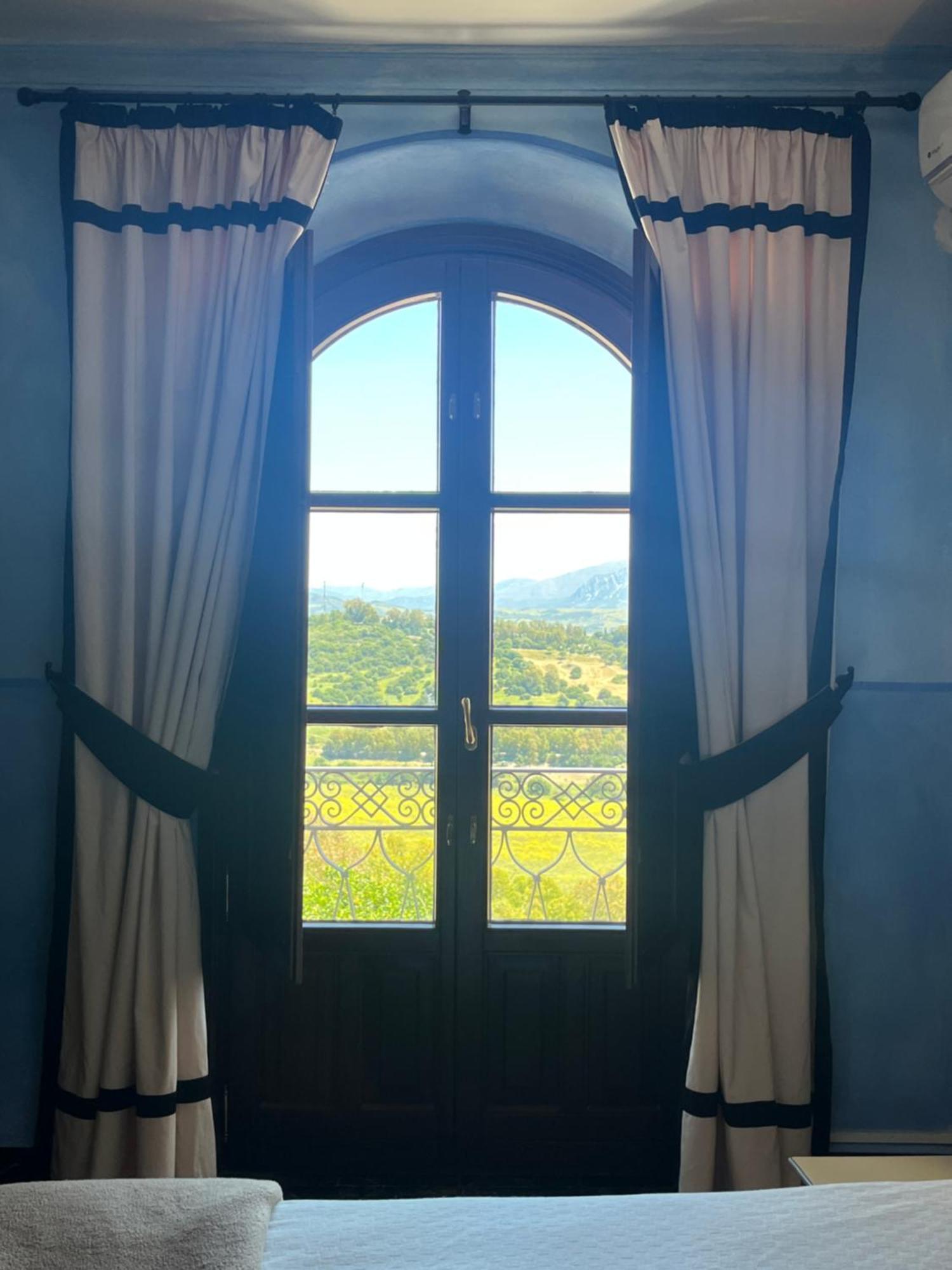 Hotel Casa Henrietta Jimena De La Frontera Εξωτερικό φωτογραφία