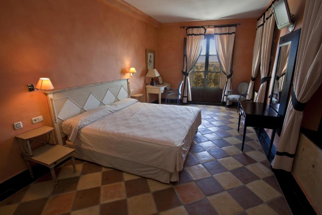 Hotel Casa Henrietta Jimena De La Frontera Δωμάτιο φωτογραφία